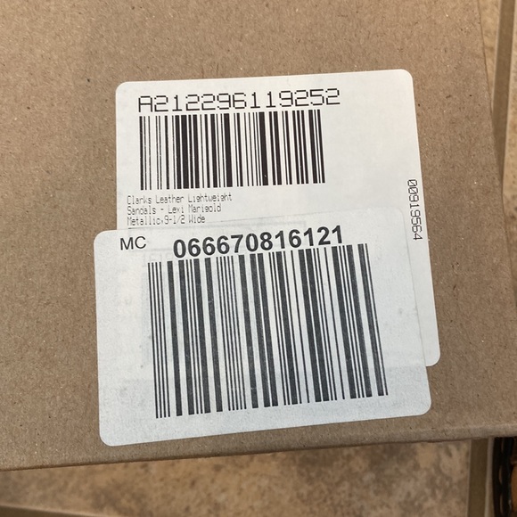 ⭐️NWT Clarks Sandals!!⭐️ - Picture 8 of 9